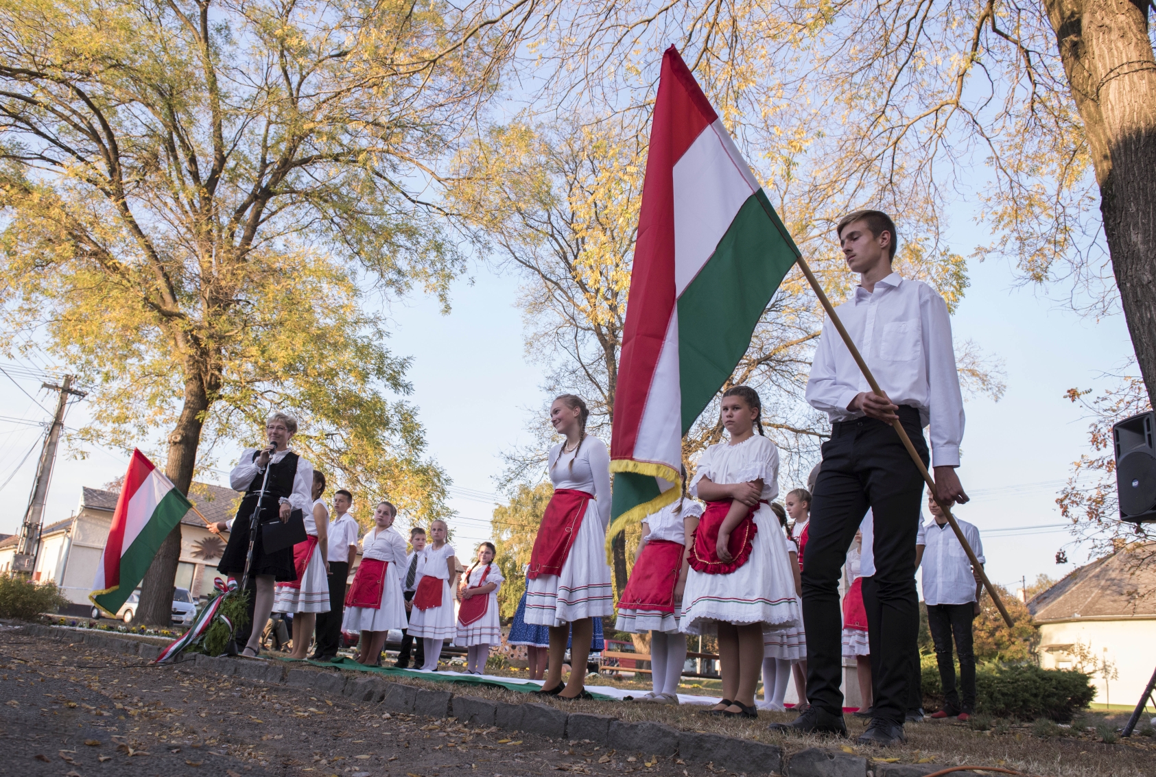 Az iskolások műsora is színesítette az '56-os megemlékezést Nagydorogon